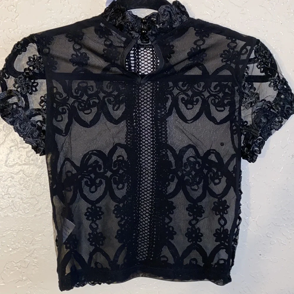 Festival Lace Crop top - Picture 5 of 9